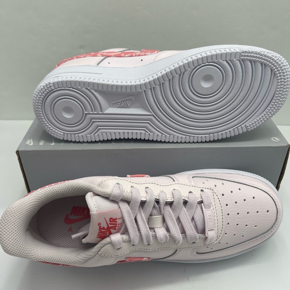 Nike Women W AIR FORCE 1 '07
PEARL PINK/CORAL CHALK-WHITE Pink Platform Sneakers - Picture 5 of 16